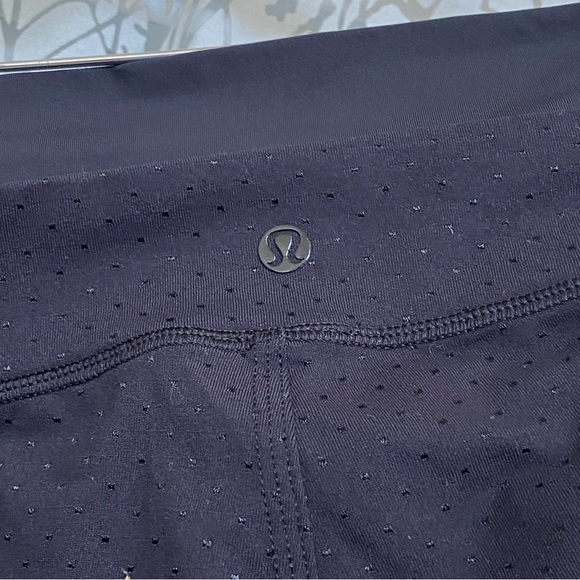 Lululemon perforation shine dot black straight to class slim fit pants - Picture 4 of 14